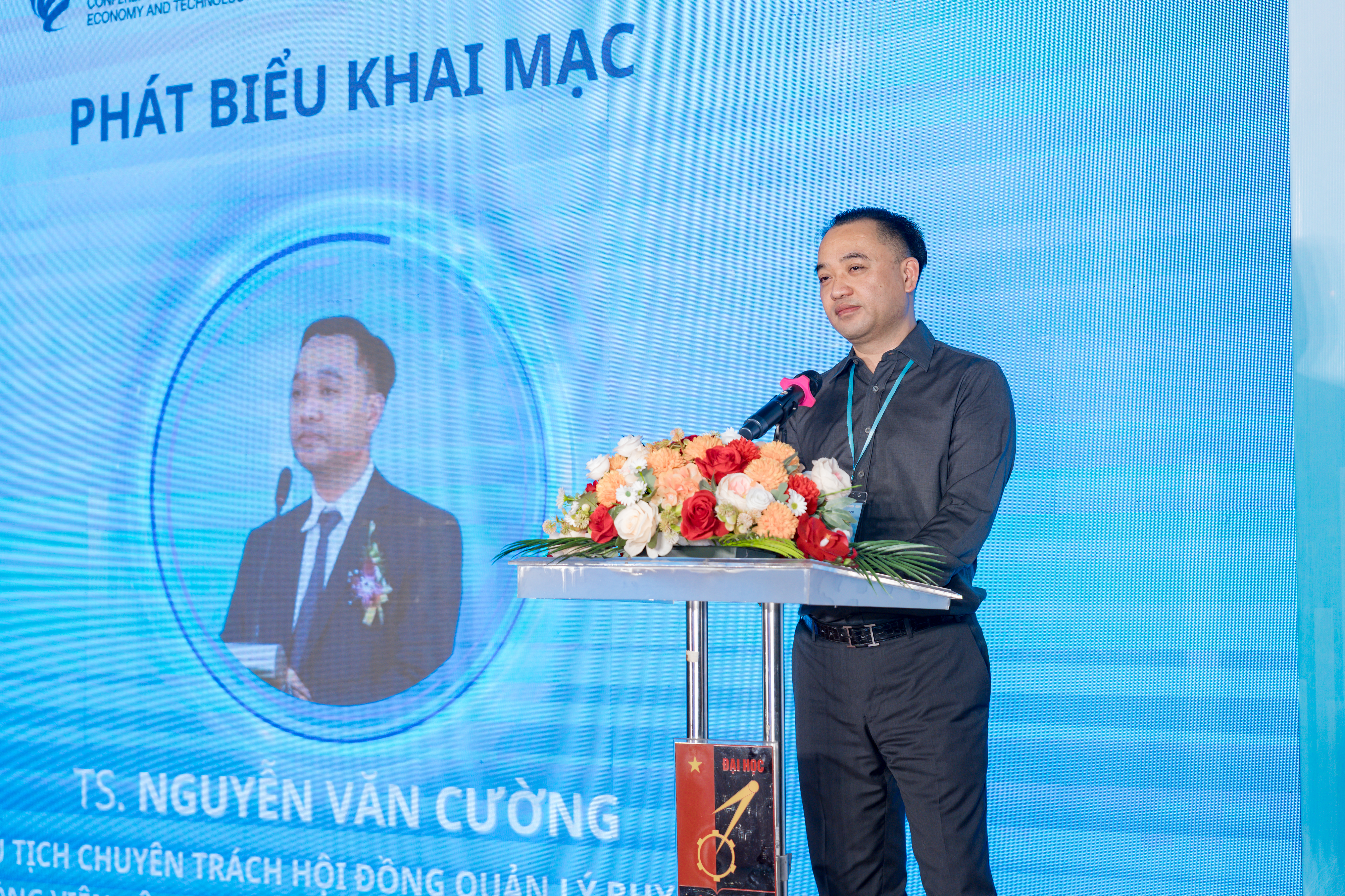 Dr. Nguyen Van Cuong, Vice Chairman of the Vietnam Social Security Management Board and Chairman of the Council of BKFintech at HUST